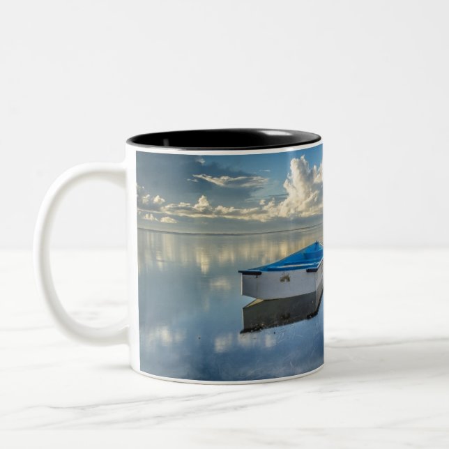 Caneca De Café Em Dois Tons Barco de fileira na água (Esquerda)