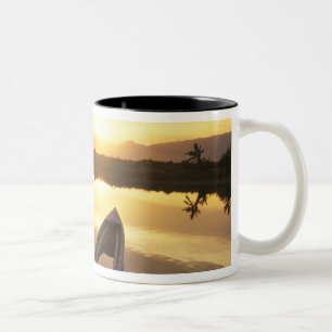 Caneca De Café Em Dois Tons Barcos de pesca soldados da Ásia, Birmânia (Mian