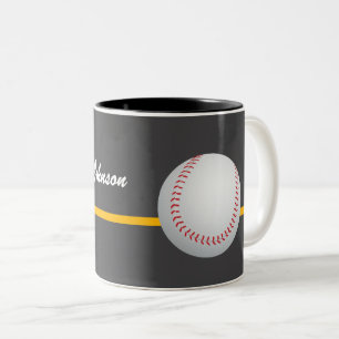 Caneca De Café Em Dois Tons Basebol em um fundo cinza escuro personalizável
