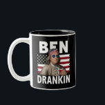 Caneca De Café Em Dois Tons Ben Drankin Beer 4 de julho Vintage Flag Funny<br><div class="desc">Ben Drankin Beer 4 de julho Vintage Flag Funny</div>