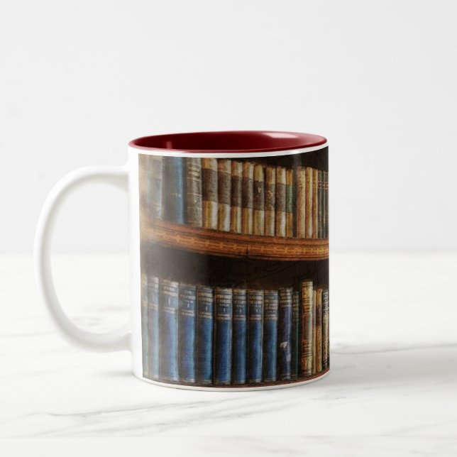 Caneca De Café Em Dois Tons Biblioteca Medieval e Livros de Antiguidade Design (Esquerda)