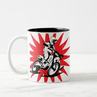 Caneca De Café Em Dois Tons Bicicleta do motocross no fundo vermelho da