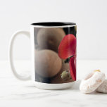 Caneca De Café Em Dois Tons "Blossomas do Amor: Floral Elegance Mug"<br><div class="desc">Feito com a cerâmica mais fina,  cada gole dessa caneca é uma jornada através de um jardim de romance. Adorada com flores delicadas,  pintadas à mão em tons de dedos macios e vermelhos vibrantes,  esta caneca é um testamento da beleza da jornada florescente do amor.</div>