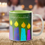 Caneca De Café Em Dois Tons Bold Menorah Candles Happy Hanukkah Script Green<br><div class="desc">"Feliz Hanukkah." Aqui está uma maneira fácil de entrar no clima de feriado toda manhã. Adicione mais brilho ao seu dia sempre que relaxar com sua bebida favorita nesta caneca de café Chanucá colorida e personalizada. Uma ilustração lúdica e artística de velas menorah azuis com padrões de folhas falsas coloridas...</div>