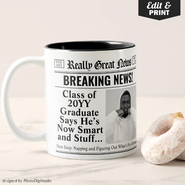 Caneca De Café Em Dois Tons Bolinho de Jornais Personalizado Engraçado (Personalized Funny Graduation Mug Editable Newspaper Mug for Graduate Gift)