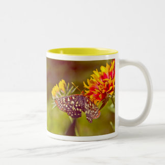 Caneca De Café Em Dois Tons Borboleta e Gaillardia