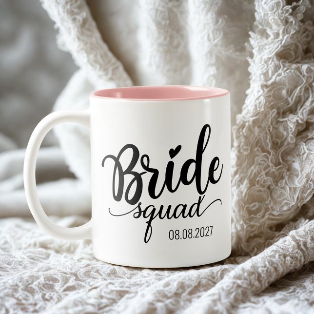 Caneca De Café Em Dois Tons 'Bride Squad' moderno roteiro preto personalizado  (Criador carregado)