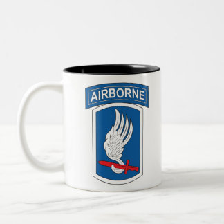 Caneca De Café Em Dois Tons Brigada aérea "Sky Soldiers"