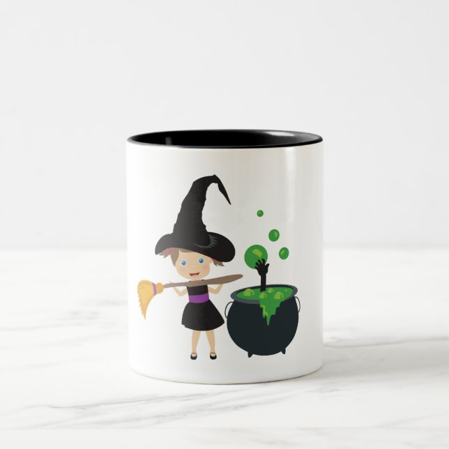 Caneca De Café Em Dois Tons Bruxa Bonita do Halloween (Centro)