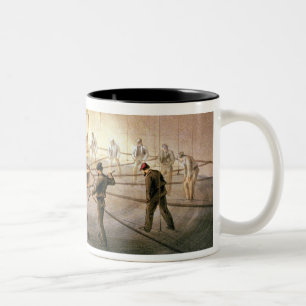 Caneca De Café Em Dois Tons Cabografe a passagem fora de um dos tanques a
