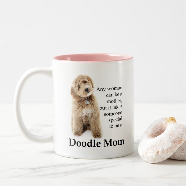 Caneca De Café Em Dois Tons Cachorro de Doodle Mãe (Com Donut)