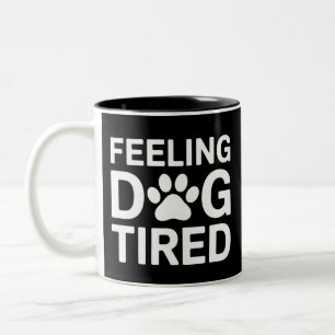 Caneca De Café Em Dois Tons Cachorro Sentindo Cansaço