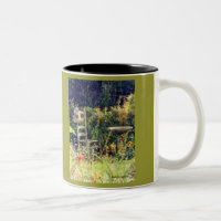 'Cadeira com Chapéu no Jardim' Mug