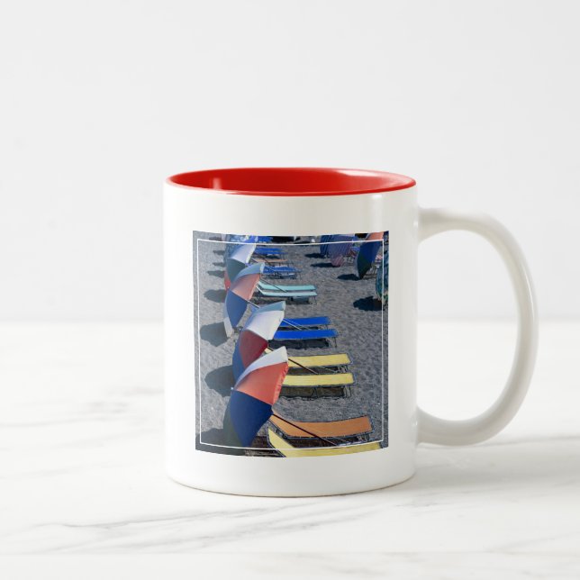 Caneca De Café Em Dois Tons Cadeiras vagas na praia (Direita)