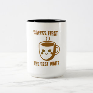 Caneca De Café Em Dois Tons "CAFÉ PRIMEIRO, O RESTO ESPERA" - Cartoon Coffee