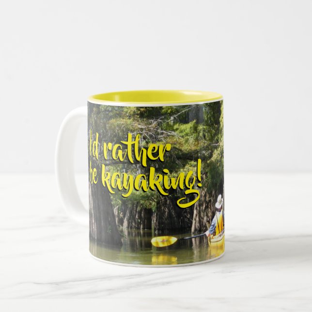Caneca De Café Em Dois Tons Caiaque Entre Árvores Cypress (Frente Esquerda)