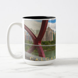 Caneca De Café Em Dois Tons Calgary Cityscape através da Ponte da Paz