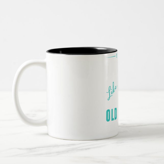 Caneca De Café Em Dois Tons Caminhão Sassy Diva: Continue com meu Hillarivenzi (Esquerda)