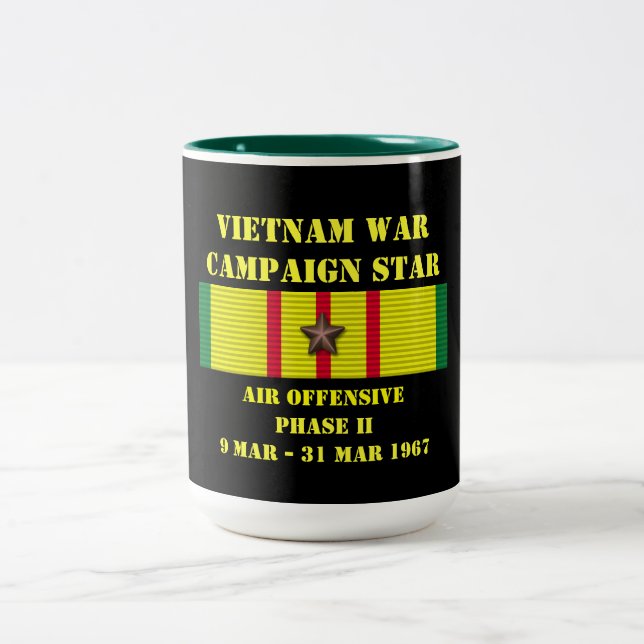 Caneca De Café Em Dois Tons Campanha de Fase II Ofensiva do Ar (Centro)