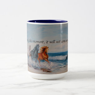 Caneca De Café Em Dois Tons Caneca, cavalos no surf