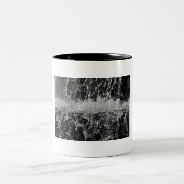 Caneca De Café Em Dois Tons Caneca do café com um respingo (Centro)