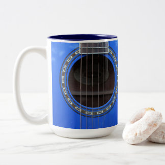 Caneca De Café Em Dois Tons Canhão de Violão Acústico Azul Personalizado