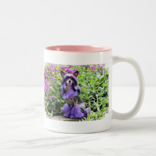 Caneca De Café Em Dois Tons Cão com crista chinês roxo em flores cor-de-rosa