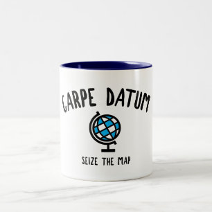 Caneca De Café Em Dois Tons Carpe Datum Agarrar O Mapa