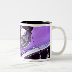 Caneca De Café Em Dois Tons Carro clássico: Chevrolet com capa flamejante
