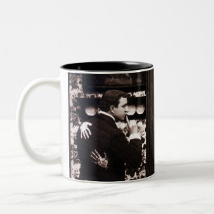 Caneca De Café Em Dois Tons Cartão cómico da escapadela do vintage