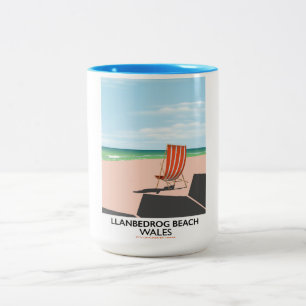 Caneca De Café Em Dois Tons cartaz de viagem da praia de Llanbedrog no País de