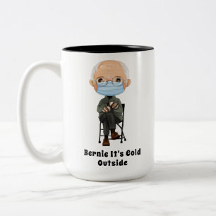 Caneca De Café Em Dois Tons Cartoon Bernie Sanders e seu Marrom Quente Mittens