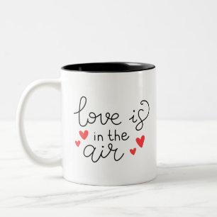 Caneca De Café Em Dois Tons Casal Adorável Amor no Ar Romântico Divertido