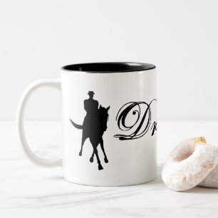 Caneca De Café Em Dois Tons Cavalo De Dressage E Silhueta De Cavaleiro