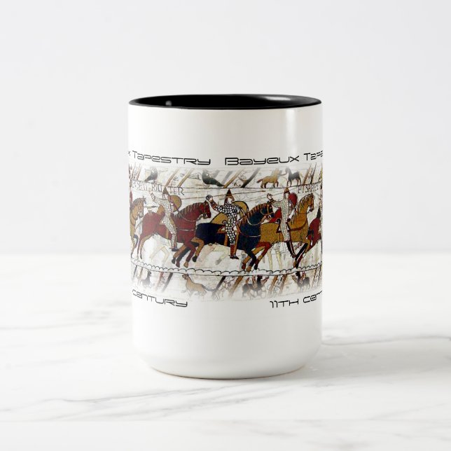 Caneca De Café Em Dois Tons Cena da tapeçaria de Bayeux (Centro)