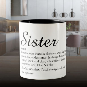 Caneca De Café Em Dois Tons Chic Script Preto e Branco Definição de Irmã Legal