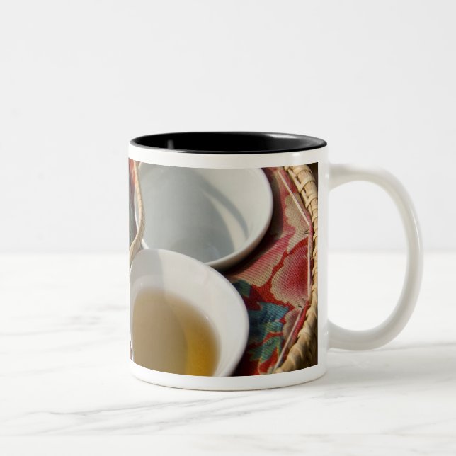 Caneca De Café Em Dois Tons China, Hong Kong. Bule de chá tradicional chinês & (Direita)