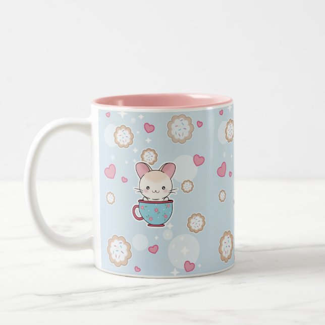 Caneca De Café Em Dois Tons Chinchila de Kawaii no Teacup com biscoitos e (Esquerda)