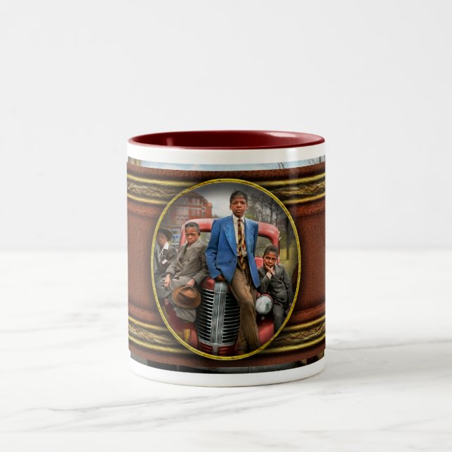 Caneca De Café Em Dois Tons Cidade - Chicago, IL - Eu e os rapazes 1941 (Centro)