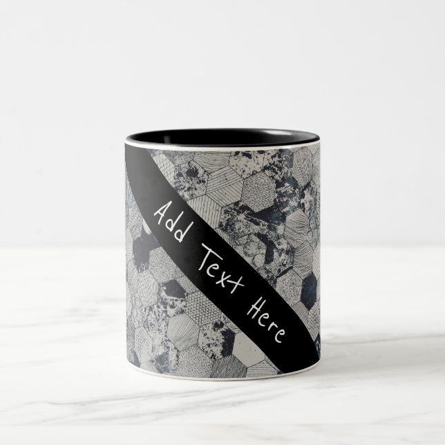 Caneca De Café Em Dois Tons Cinzas geométricas, Padrão de Hexágono Branco e Ne (Centro)