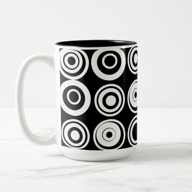 Caneca De Café Em Dois Tons Círculos Retro Branco Preto (Esquerda)