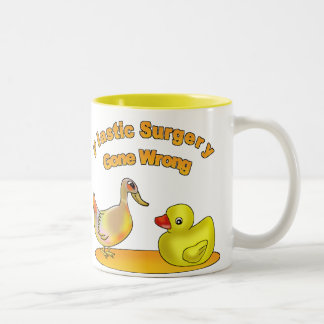 Caneca De Café Em Dois Tons Cirurgia plástica ida mal