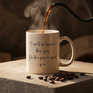Caneca De Café Em Dois Tons Citação Personalizada de Empoderamento e Confiança