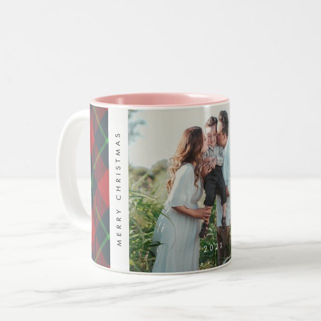 Caneca De Café Em Dois Tons Classic Red and Green Plaid Family Photo Christmas (Frente Esquerda)