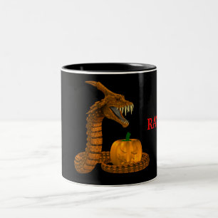 Caneca De Café Em Dois Tons Cobra Assustador Protegendo Uma Abóbora