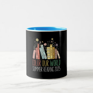 Caneca De Café Em Dois Tons Colorido a Leitura Mundial do Nosso Verão de 2025