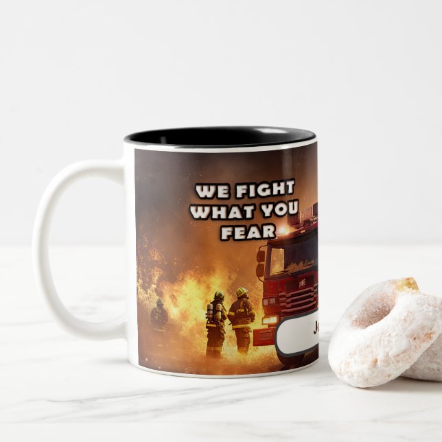Caneca De Café Em Dois Tons Combatemos O Que Você Teme Bombeiro (Com Donut)