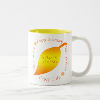 Caneca De Café Em Dois Tons Como permanecer jovem! Mug para mais velho