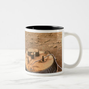 Caneca De Café Em Dois Tons Conceito do artista