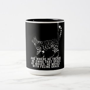 Caneca De Café Em Dois Tons Contorno de gato com poema de graça felina preto